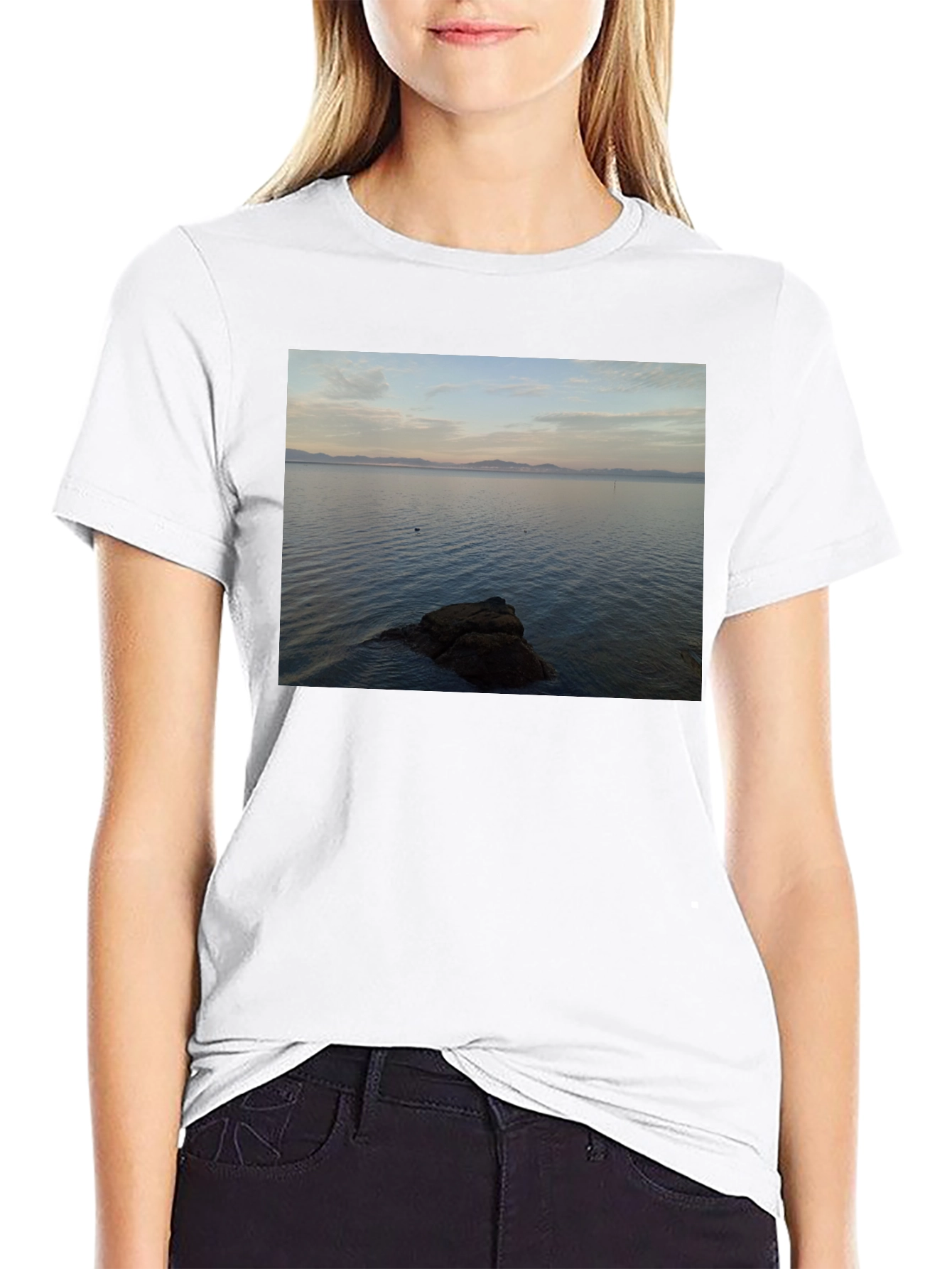 Ocean View Graphic Tee - Relaxed Fit