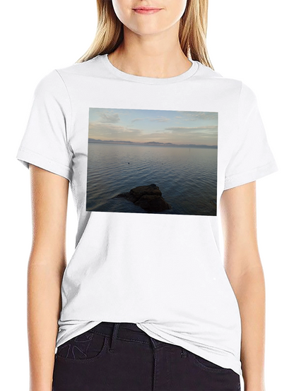 Ocean View Graphic Tee - Relaxed Fit