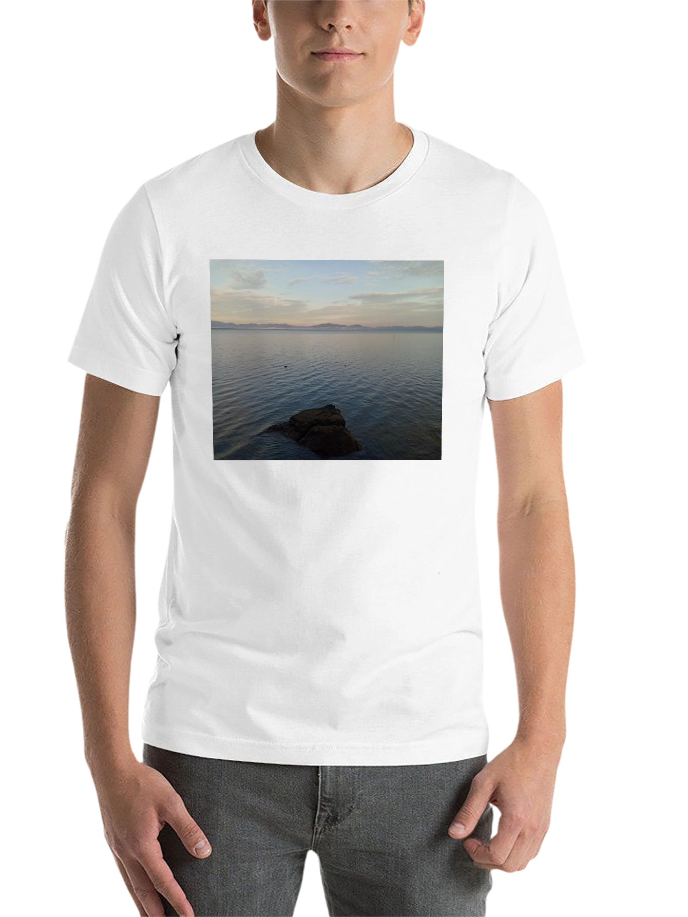 Ocean View Graphic Tee - Relaxed Fit
