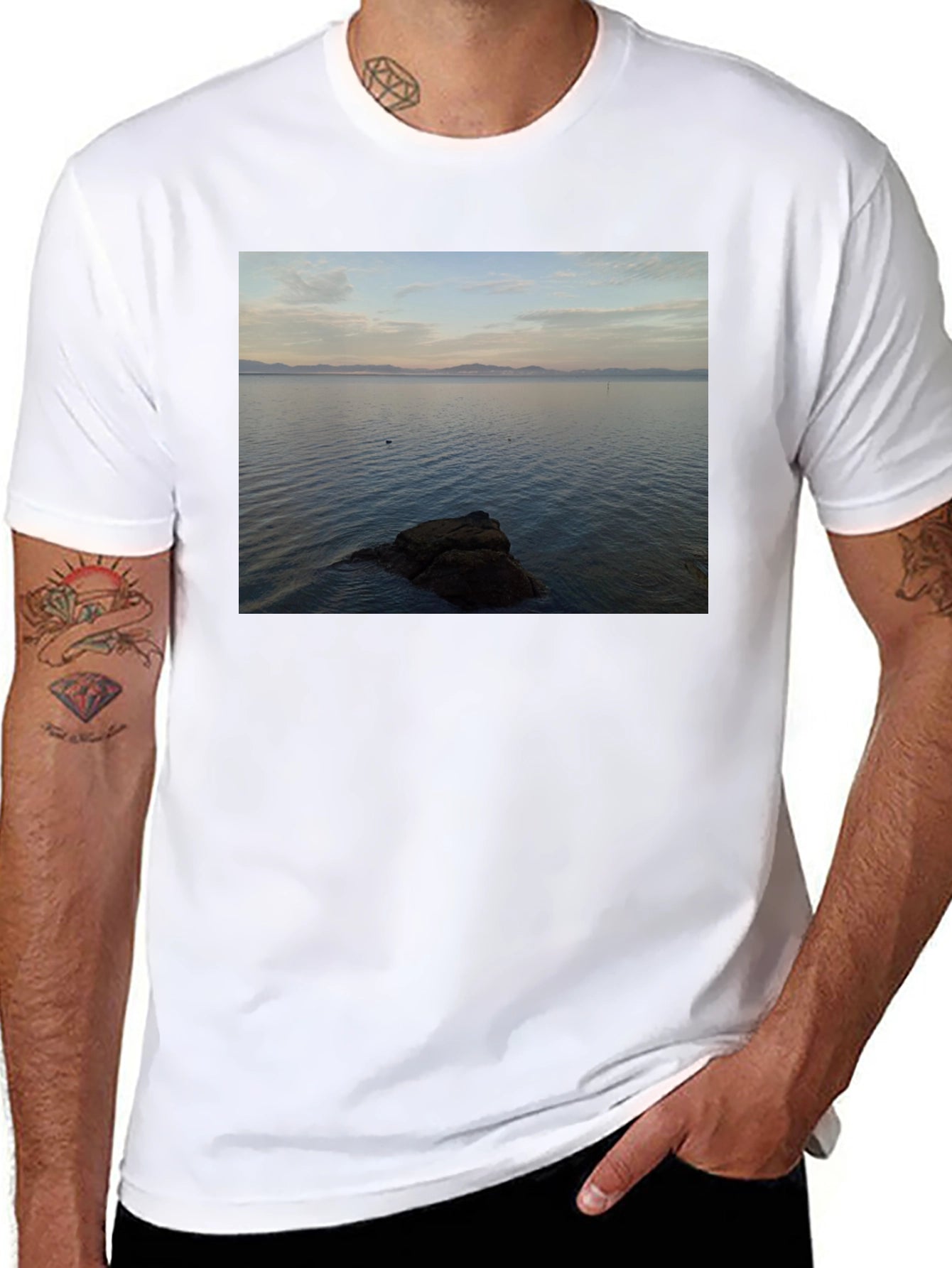 Ocean View Graphic Tee - Relaxed Fit